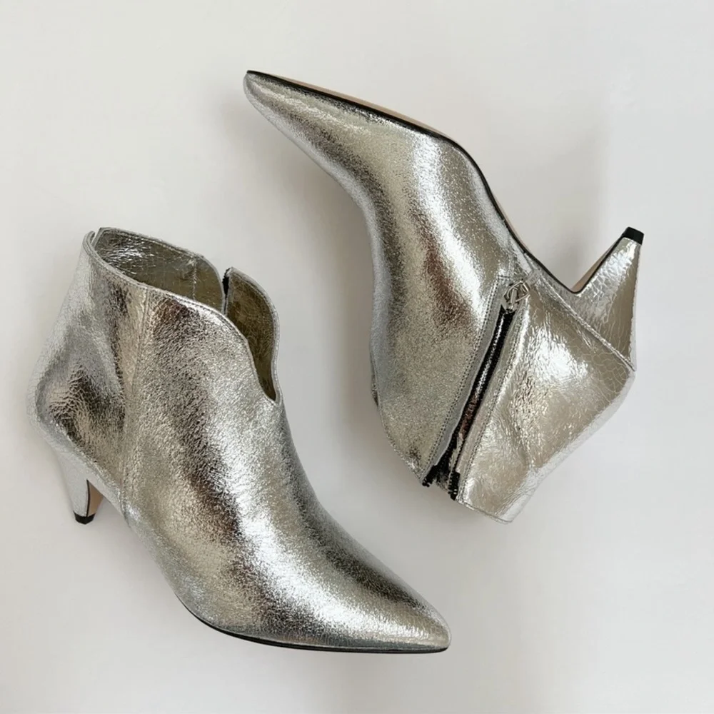Anthropologie Ivylee Copenhagen Vivian Silver Metallic Ankle Boots 5.5 Pointed